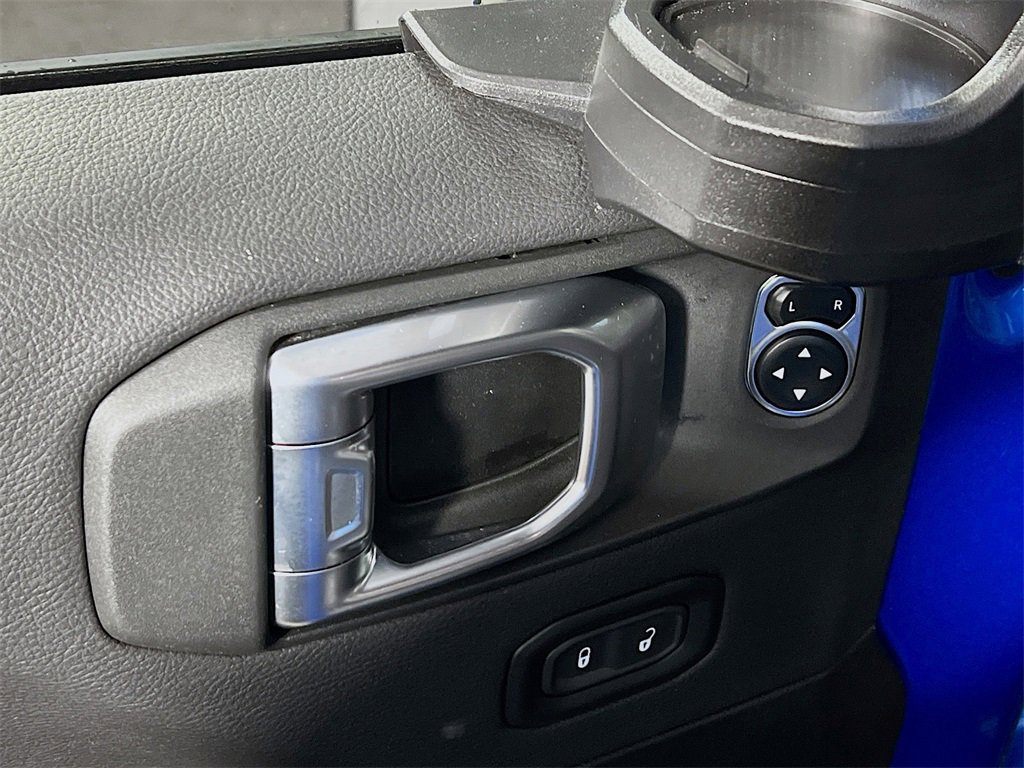 Used 2024 Jeep Wrangler Unlimited Rubicon 4xe image 18