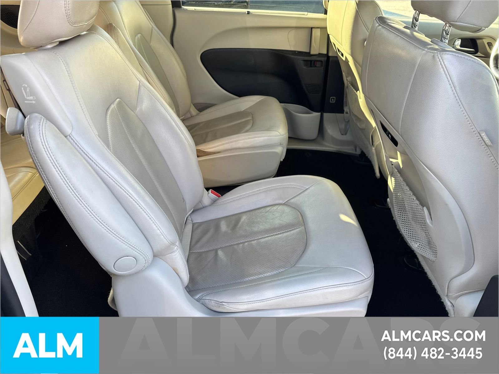 Used 2021 Chrysler Pacifica Touring-L image 19