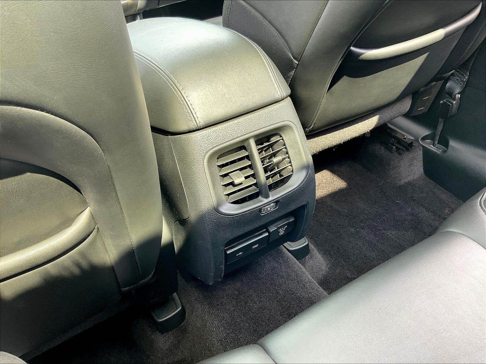 Used 2019 Jeep Cherokee Latitude Plus w/ Comfort/Convenience Group AWD/4WD image 10