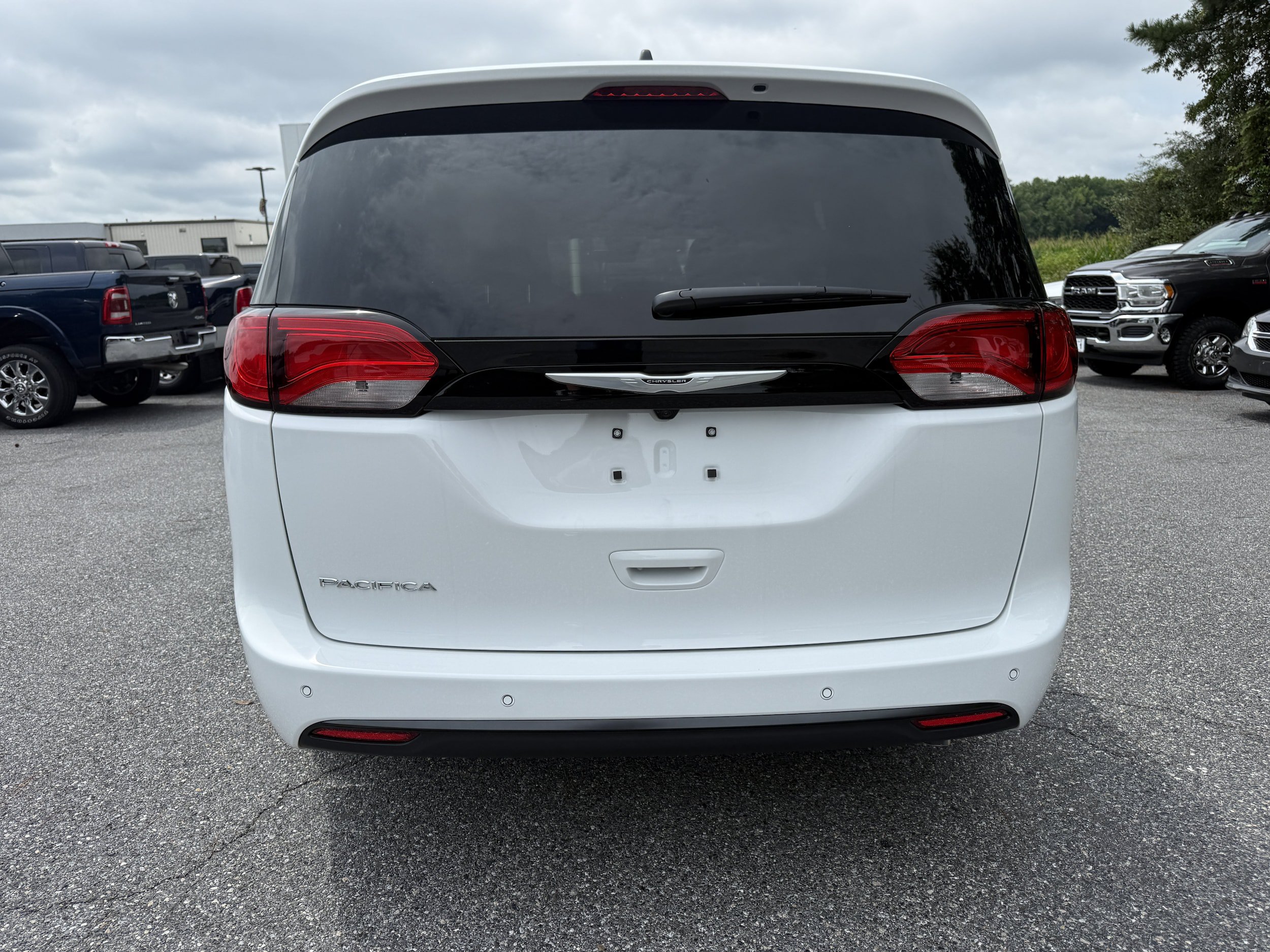 New 2027 Chrysler Pacifica LX FWD image 6