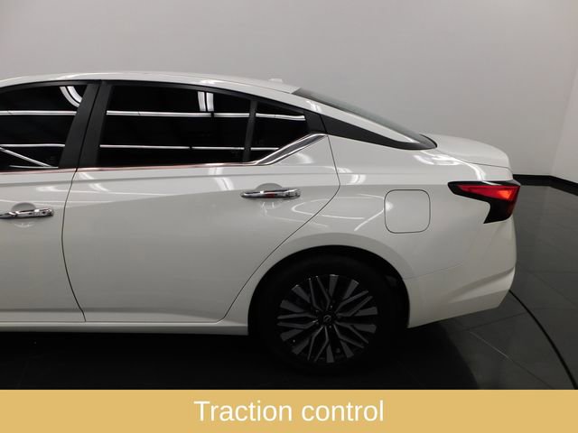 Used 2024 Nissan Altima 2.5 SV image 9
