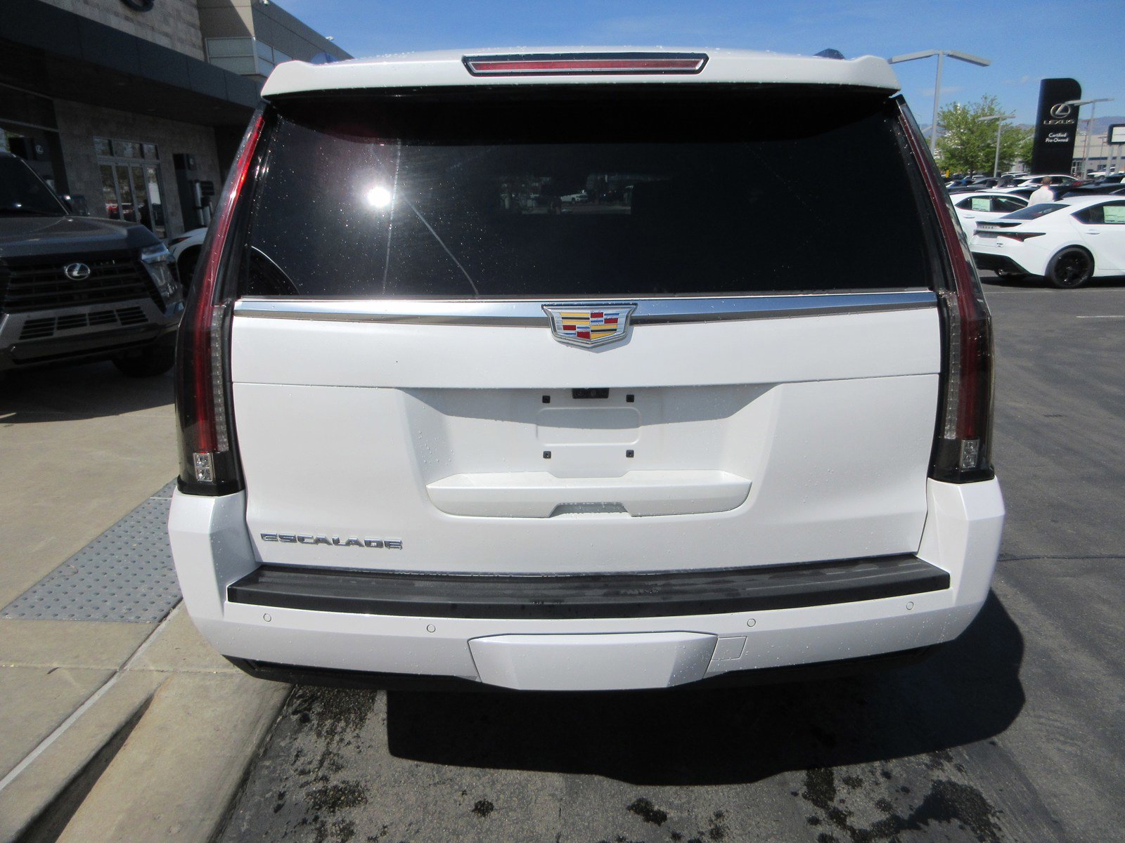 Used 2019 Cadillac Escalade Platinum image 8