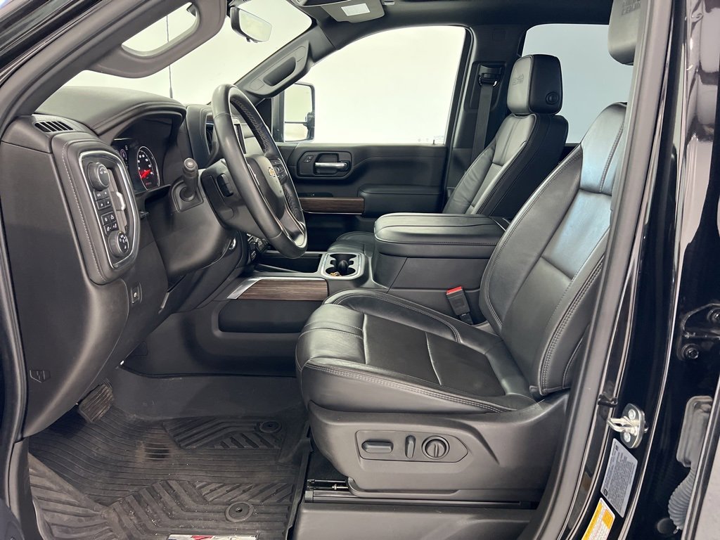 Used 2023 Chevrolet Silverado 2500 High Country w/ Technology Package image 17