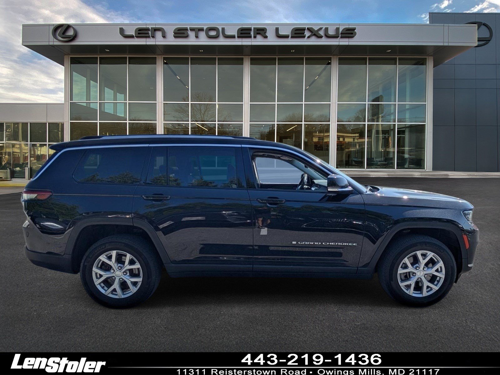 Used 2023 Jeep Grand Cherokee L Limited AWD/4WD image 2