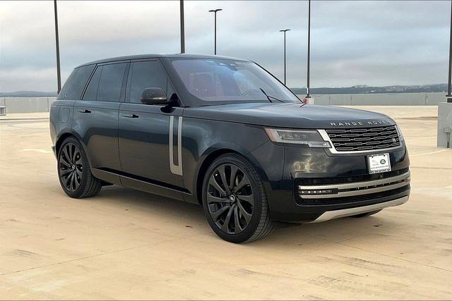 Certified 2023 Land Rover Range Rover SE image 3