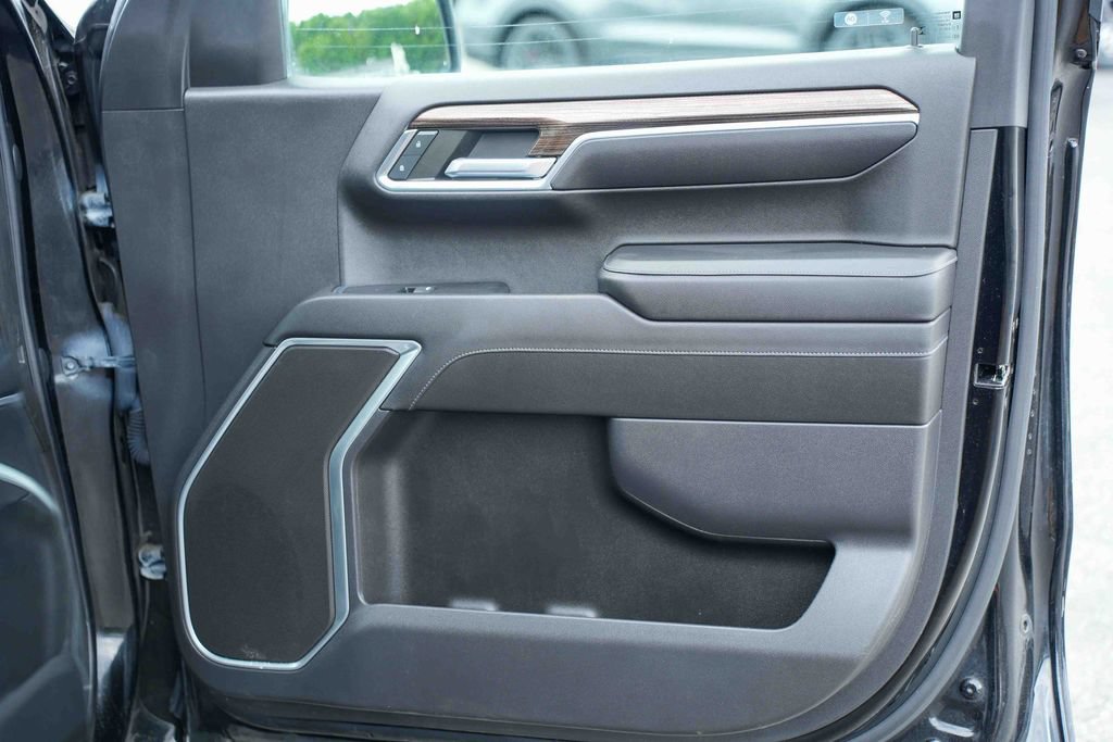 Used 2023 Chevrolet Silverado 1500 LT w/ Z71 Off-Road Package AWD/4WD image 15