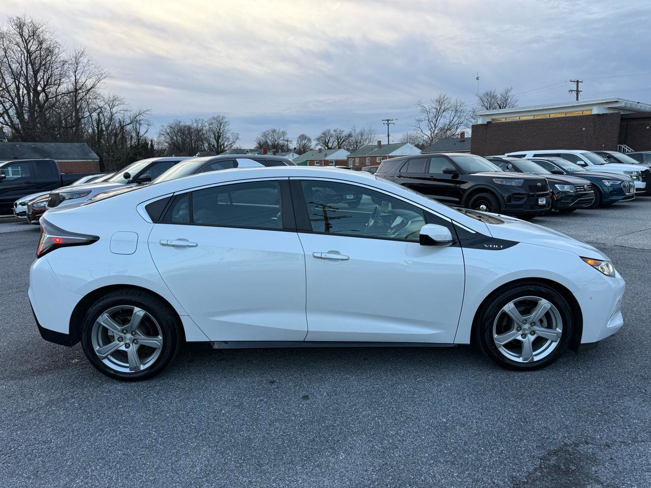 Used 2017 Chevrolet Volt Premier w/ Driver Confidence II Package image 6