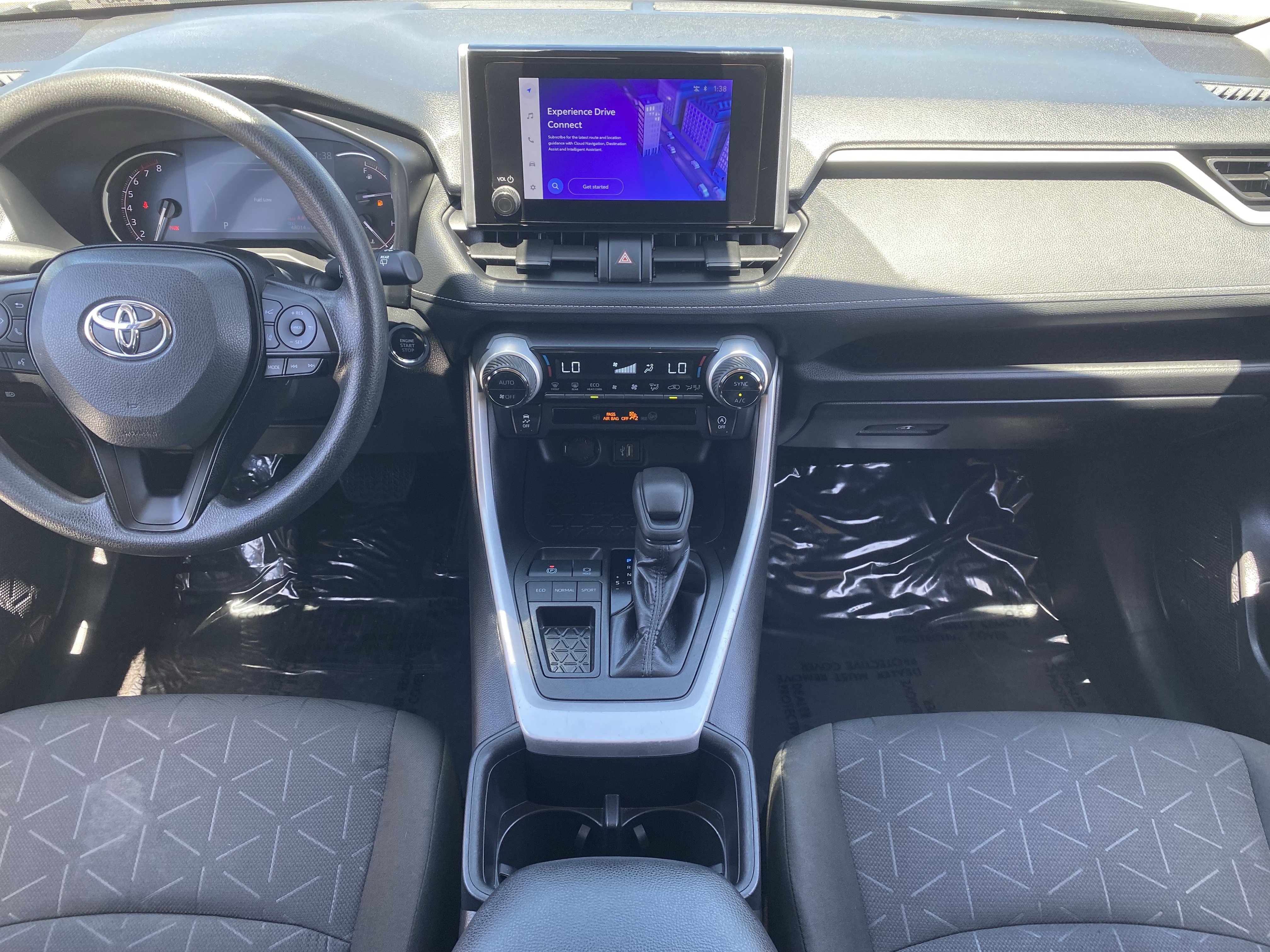 Used 2024 Toyota RAV4 XLE FWD image 13