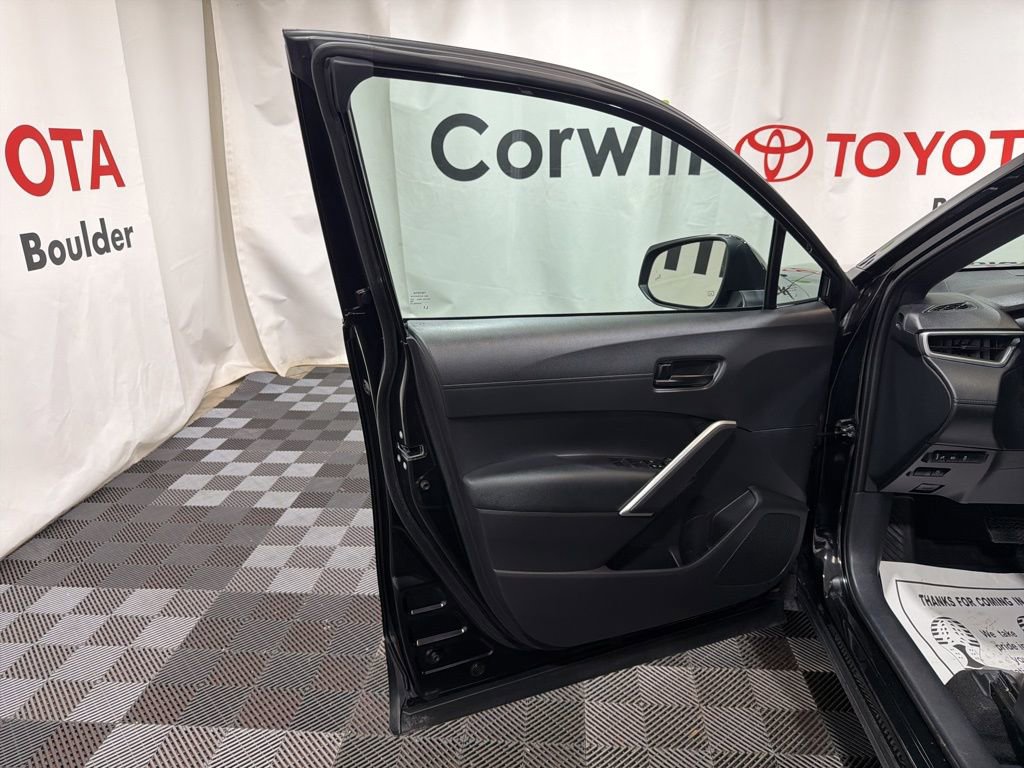 Used 2024 Toyota Corolla Cross AWD Hybrid image 21