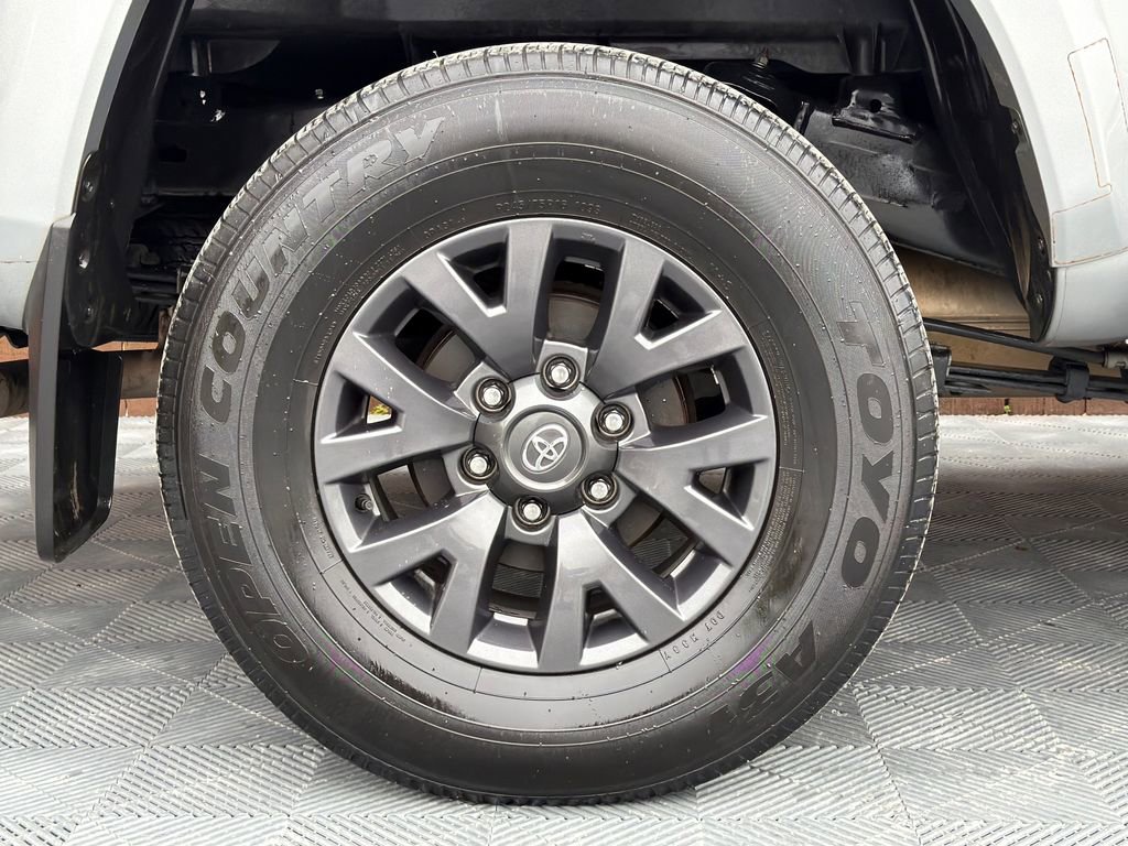 Used 2022 Toyota Tacoma SR5 image 18