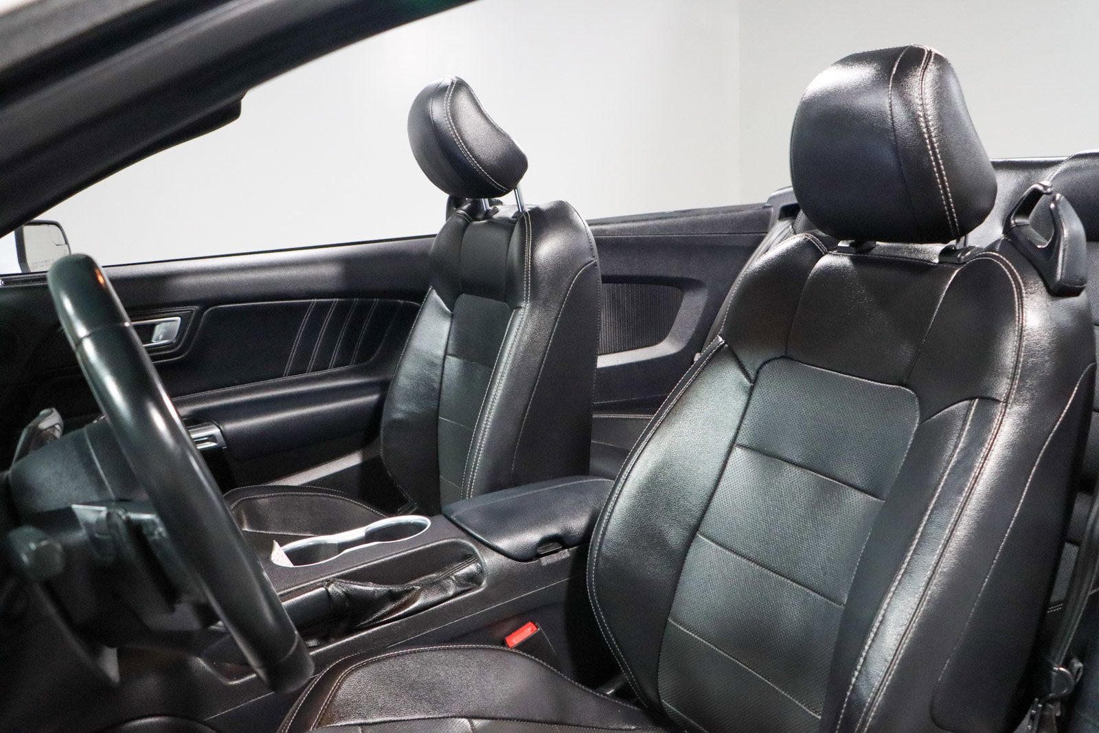 Used 2020 Ford Mustang Premium image 22