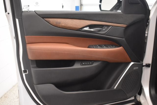 Used 2017 Cadillac Escalade ESV Premium Luxury AWD/4WD image 20