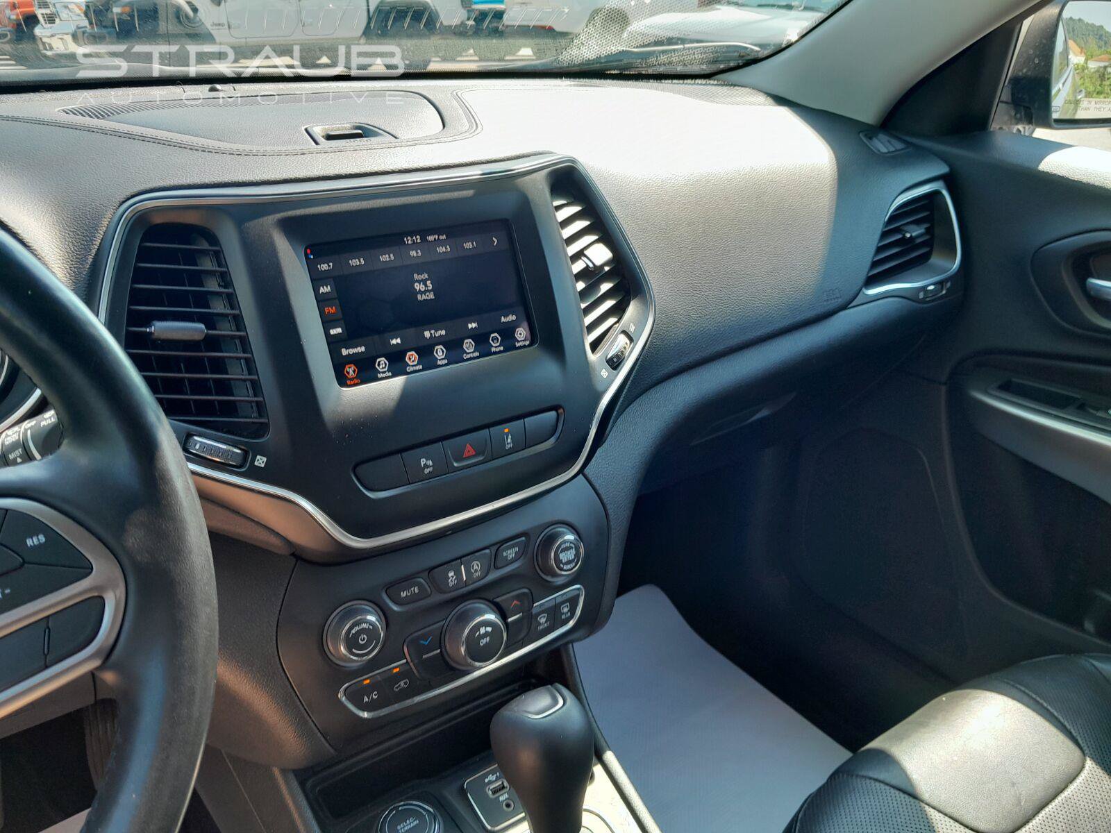 Used 2020 Jeep Cherokee Latitude Lux w/ Quick Order Package 26H Lux AWD/4WD image 20