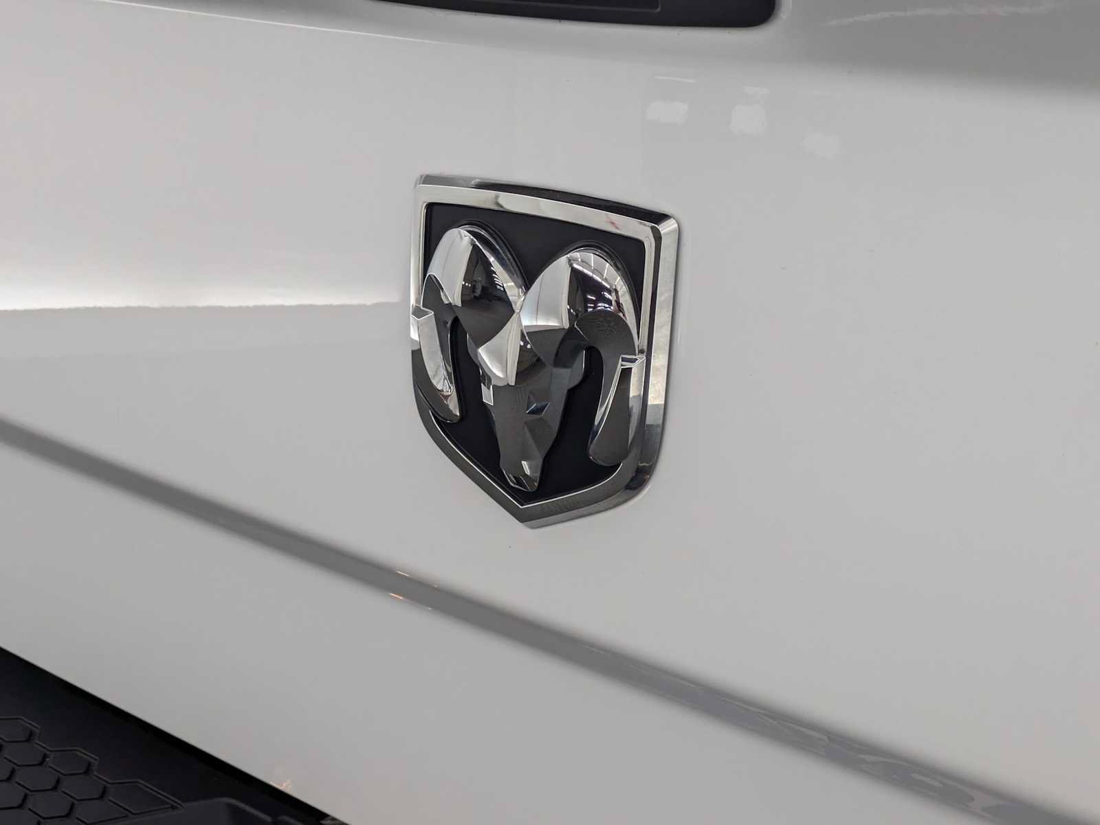 Used 2022 RAM 1500 Classic SLT w/ Protection Group AWD/4WD image 14