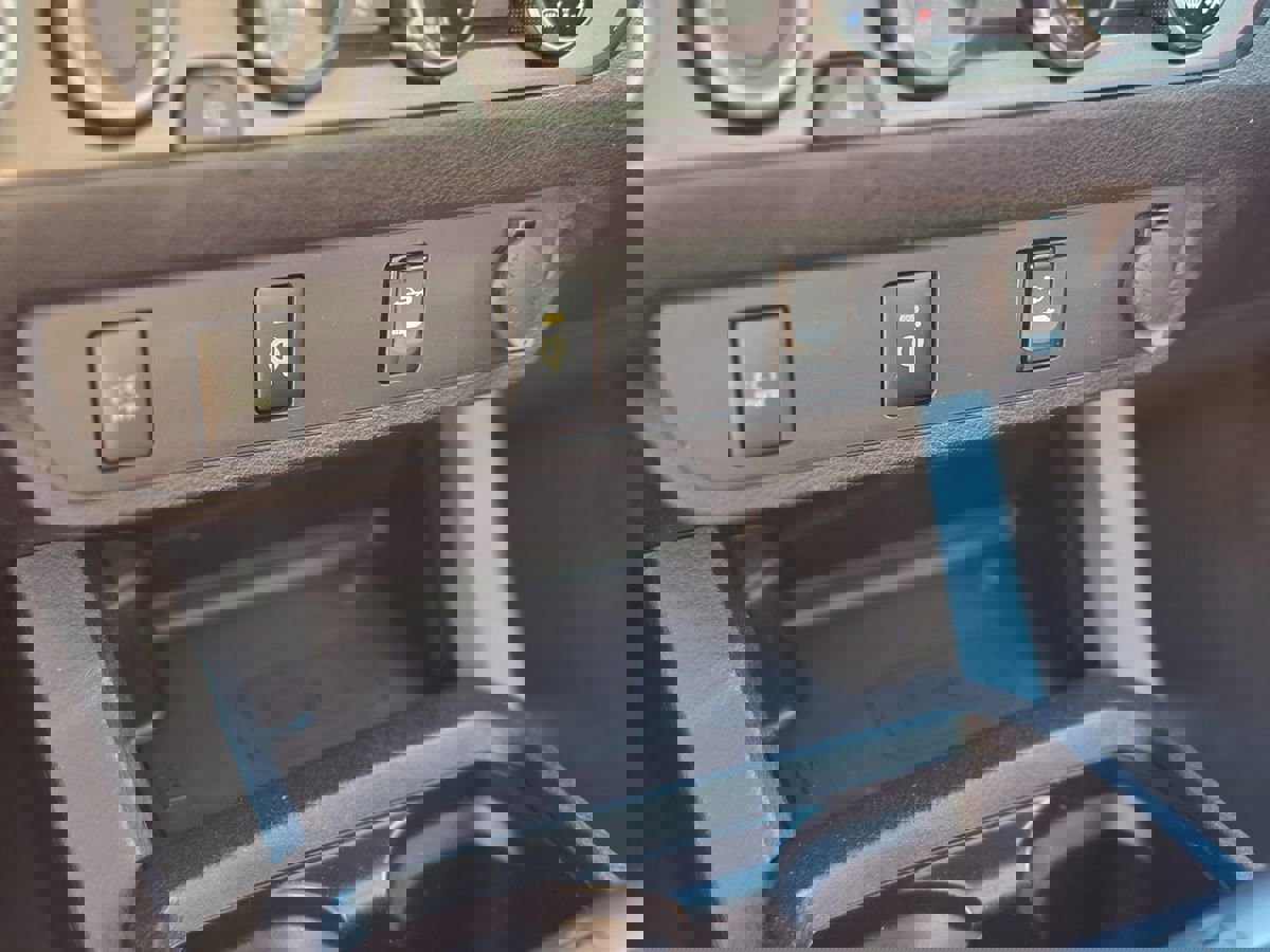 Used 2017 Toyota Tacoma TRD Sport w/ Tow Package image 32