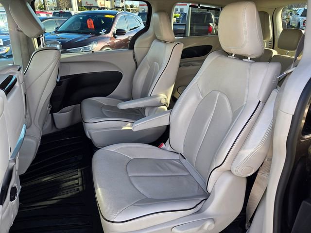 Used 2019 Chrysler Pacifica Limited w/ Advanced Safetytec Group image 7