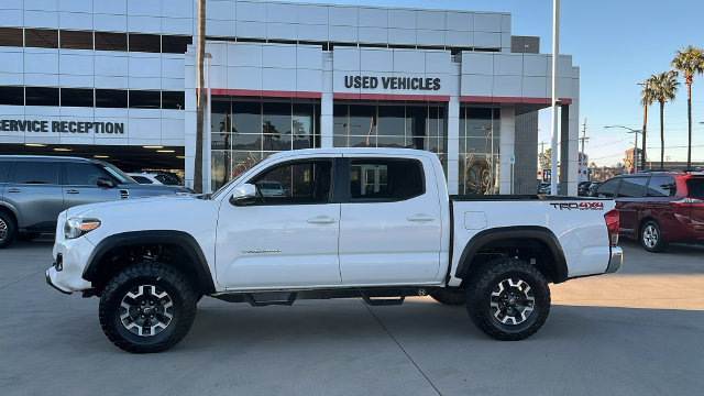 Used 2016 Toyota Tacoma TRD Off-Road w/ Towing Package AWD/4WD image 3