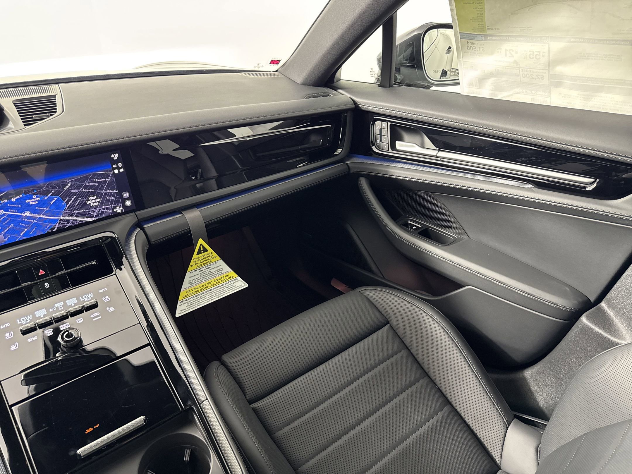 Used 2025 Porsche Panamera 4 image 28