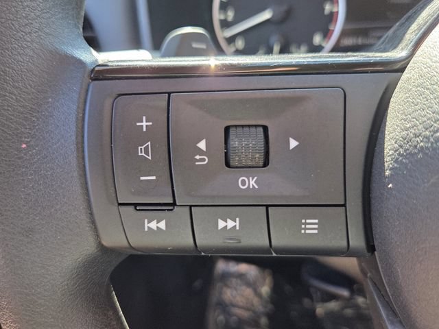 Used 2023 Nissan Rogue SV FWD image 29