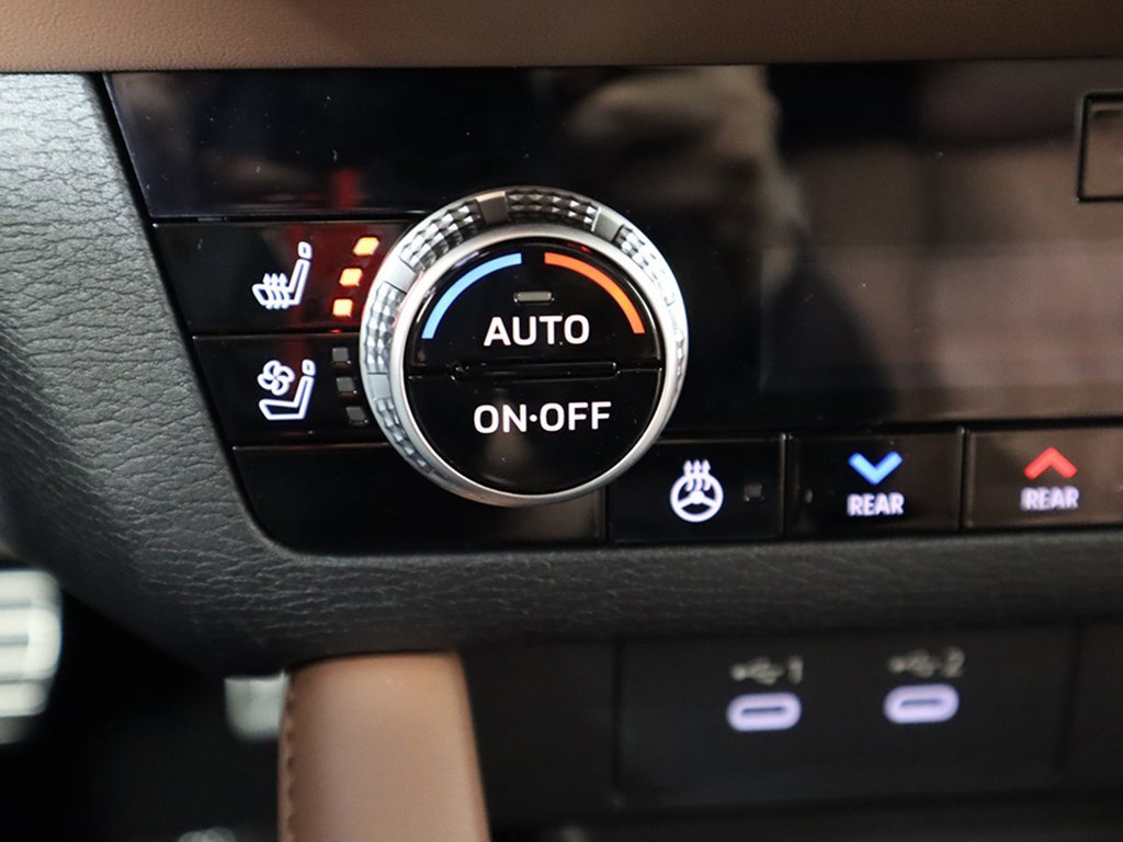 New 2025 Mitsubishi Outlander SEL image 56