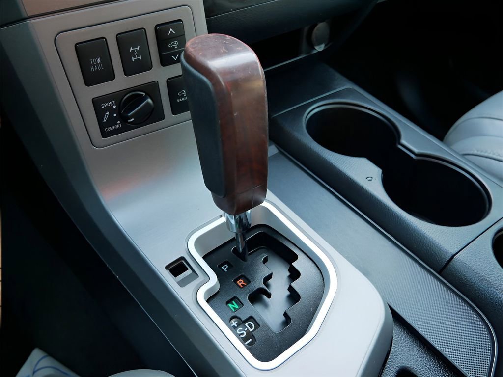 Used 2017 Toyota Sequoia Platinum AWD/4WD image 27