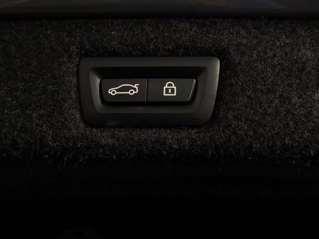 Used 2023 BMW 530i w/ Executive Package image 30