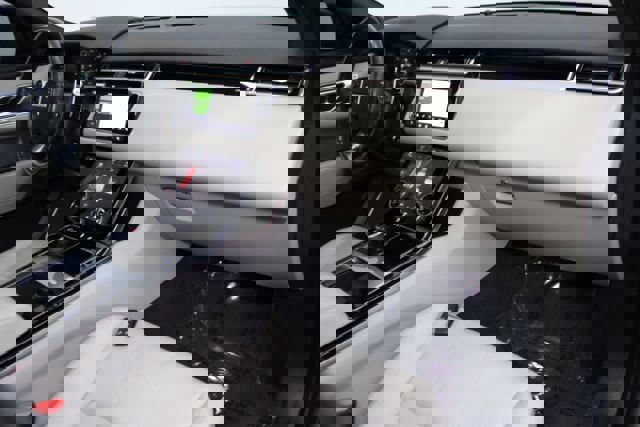 Used 2019 Land Rover Range Rover Velar R-Dynamic SE image 29