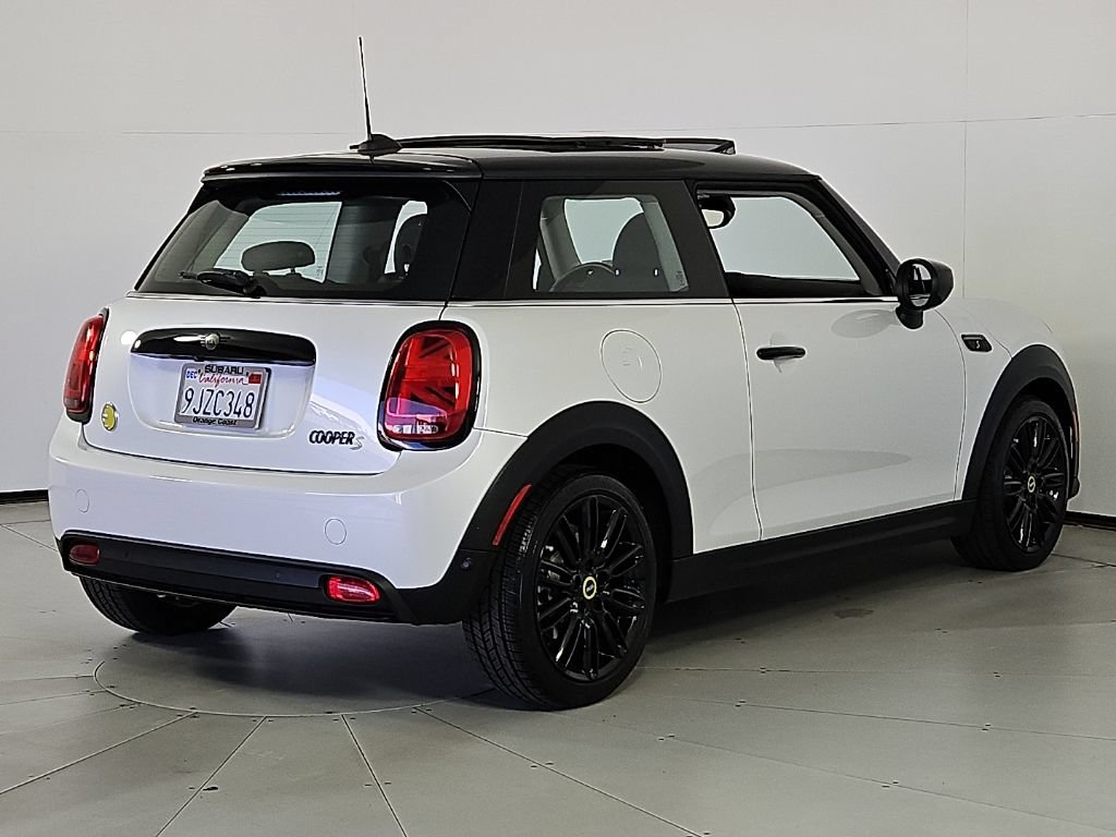 Used 2024 MINI Cooper SE FWD image 7