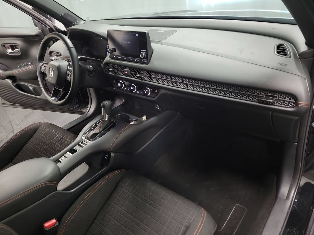 Used 2025 Honda HR-V Sport image 32