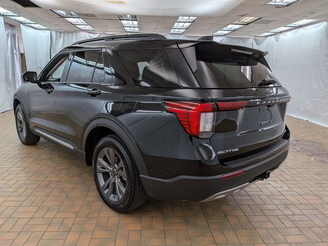 Used 2025 Ford Explorer Active w/ Active Comfort Package image 5