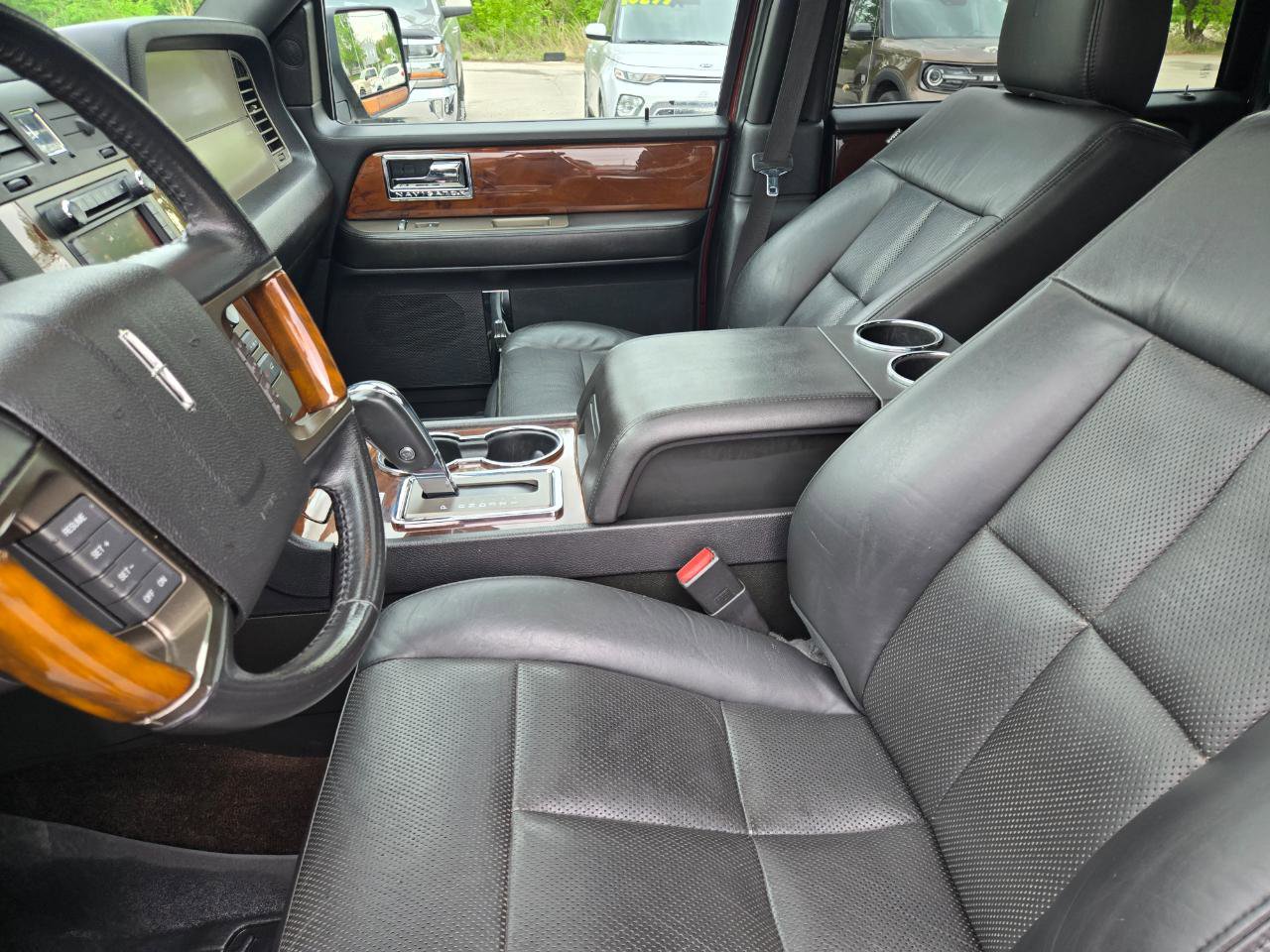 Used 2013 Lincoln Navigator 4WD w/ HD Trailer Tow Pkg image 22