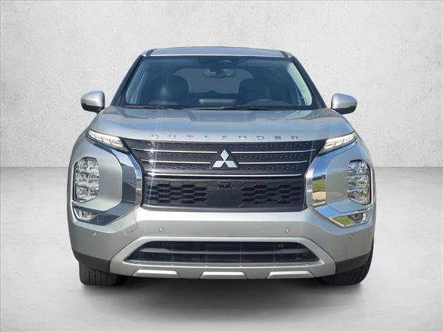 Used 2024 Mitsubishi Outlander SE FWD image 2