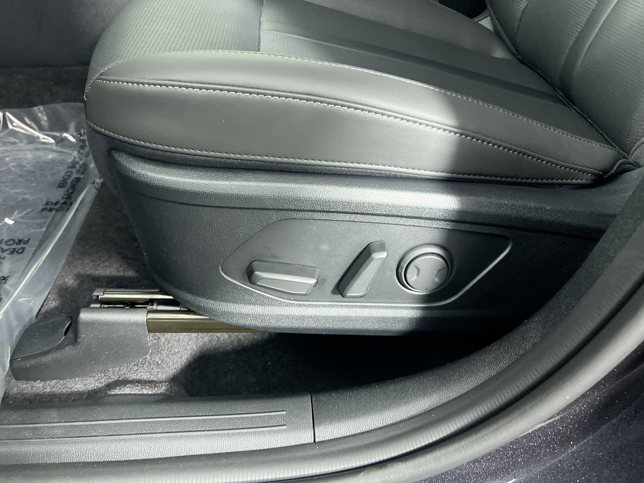 New 2026 Kia Sorento EX w/ EX Premium Package FWD image 13