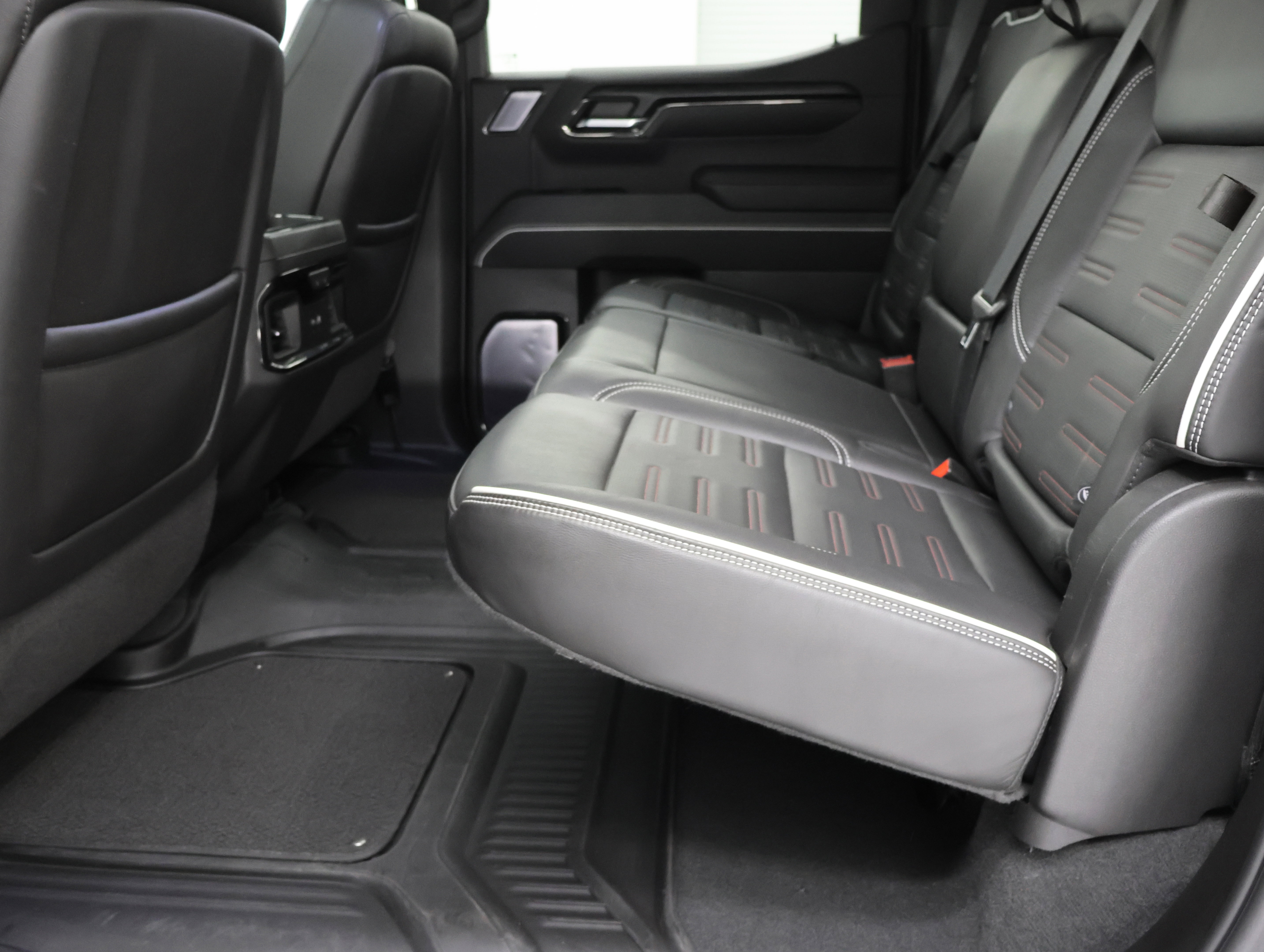 Used 2022 GMC Sierra 1500 AT4X image 41