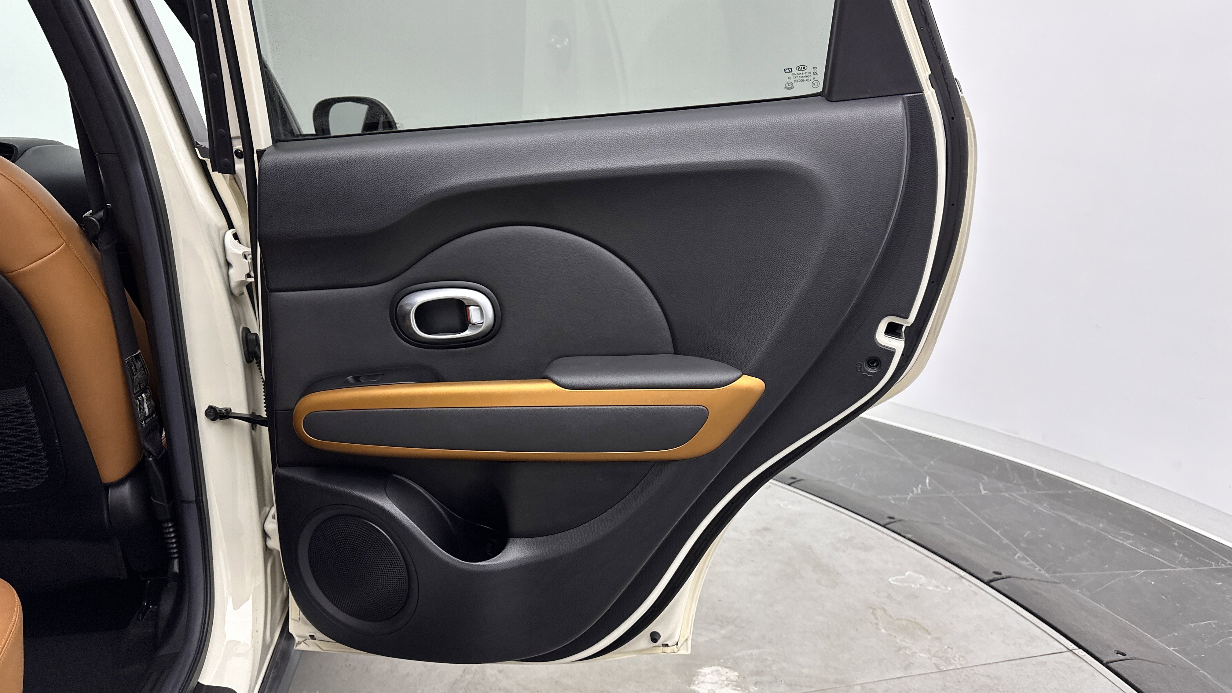 Used 2016 Kia Soul ! w/ Umber Package 1 FWD image 29