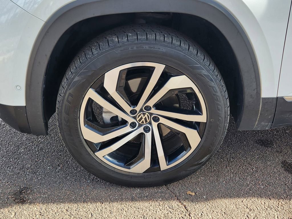 Used 2021 Volkswagen Atlas Cross Sport SEL Premium image 25