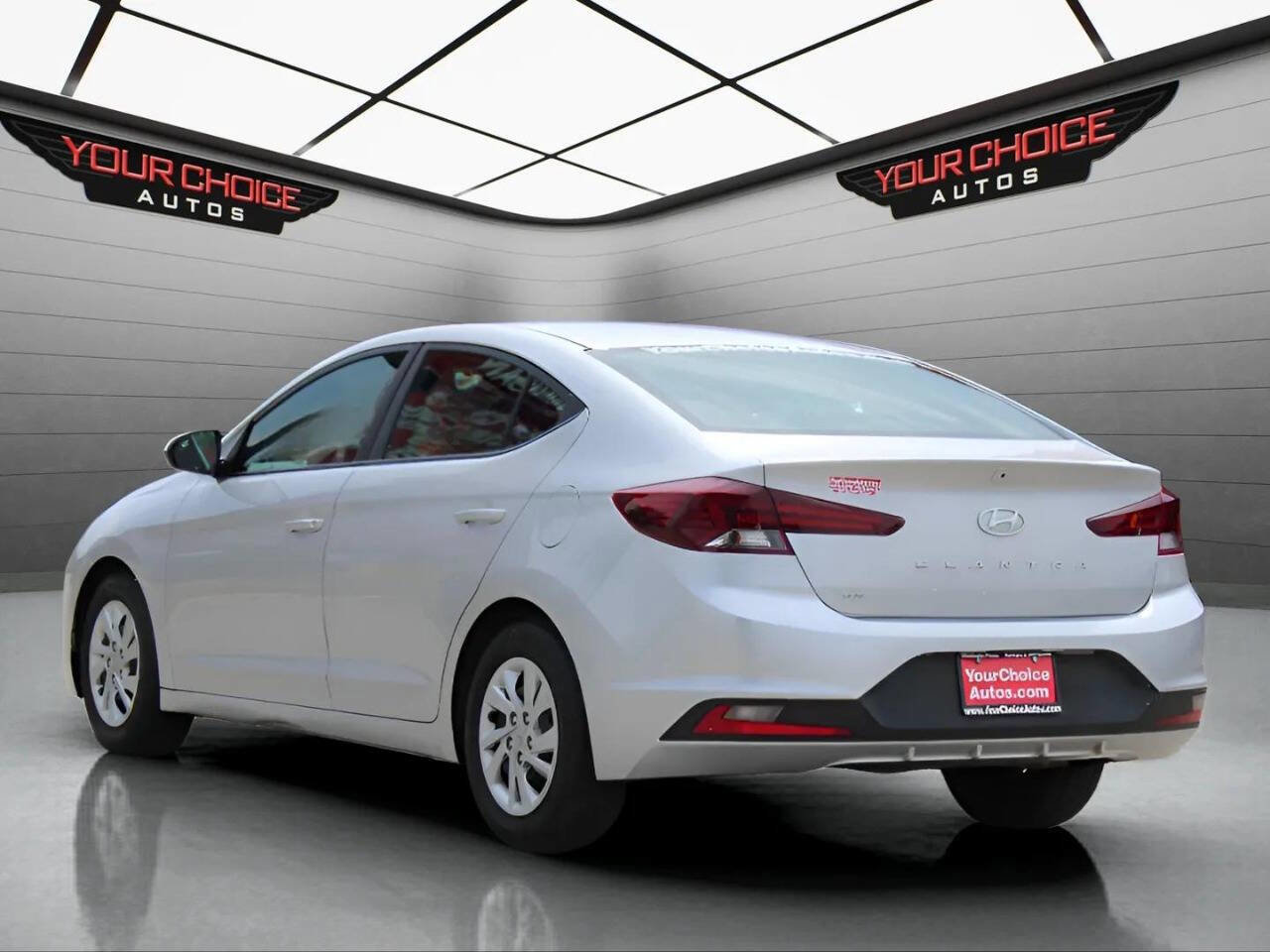 Used 2019 Hyundai Elantra SE w/ Cargo Package FWD image 3
