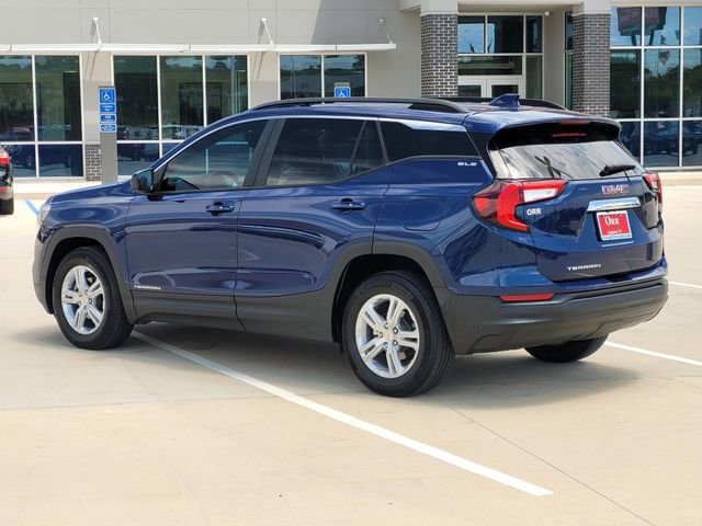 Used 2022 GMC Terrain SLE w/ Driver Convenience Package FWD image 7