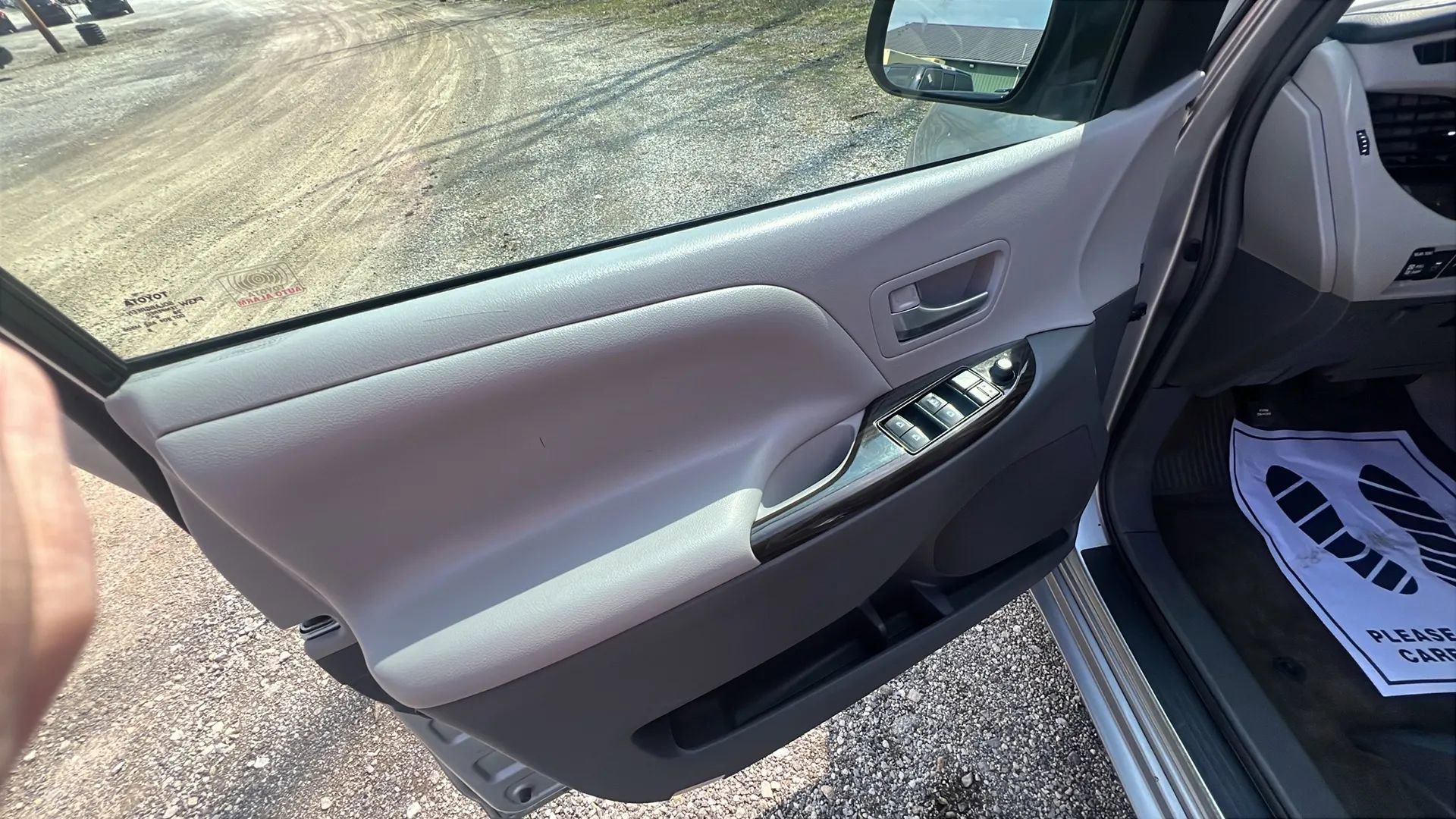 Used 2017 Toyota Sienna XLE w/ XLE Navigation Package image 20