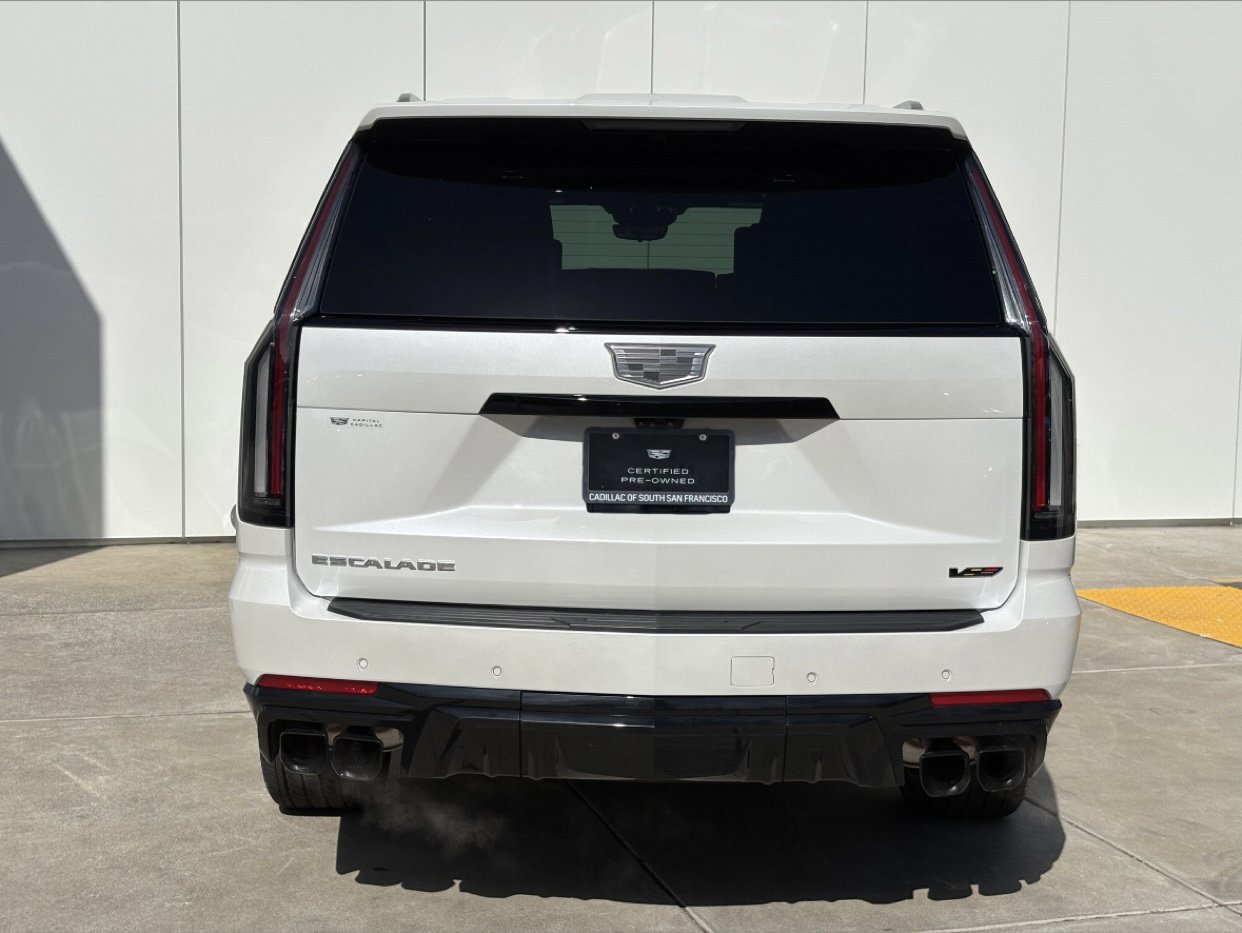 Used 2025 Cadillac Escalade ESV V w/ LPO, ONYX Package AWD/4WD image 8
