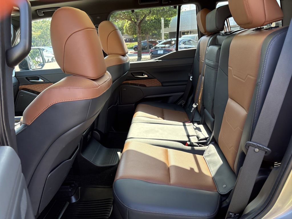 Certified 2024 Lexus GX 550 w/ Accessory Package (2T) AWD/4WD image 23