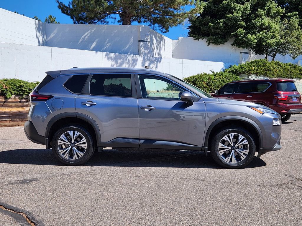 Used 2023 Nissan Rogue SV w/ SV Premium B Package image 4