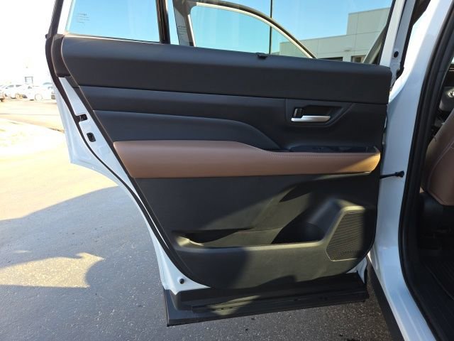 Used 2026 Toyota Grand Highlander MAX Platinum image 15