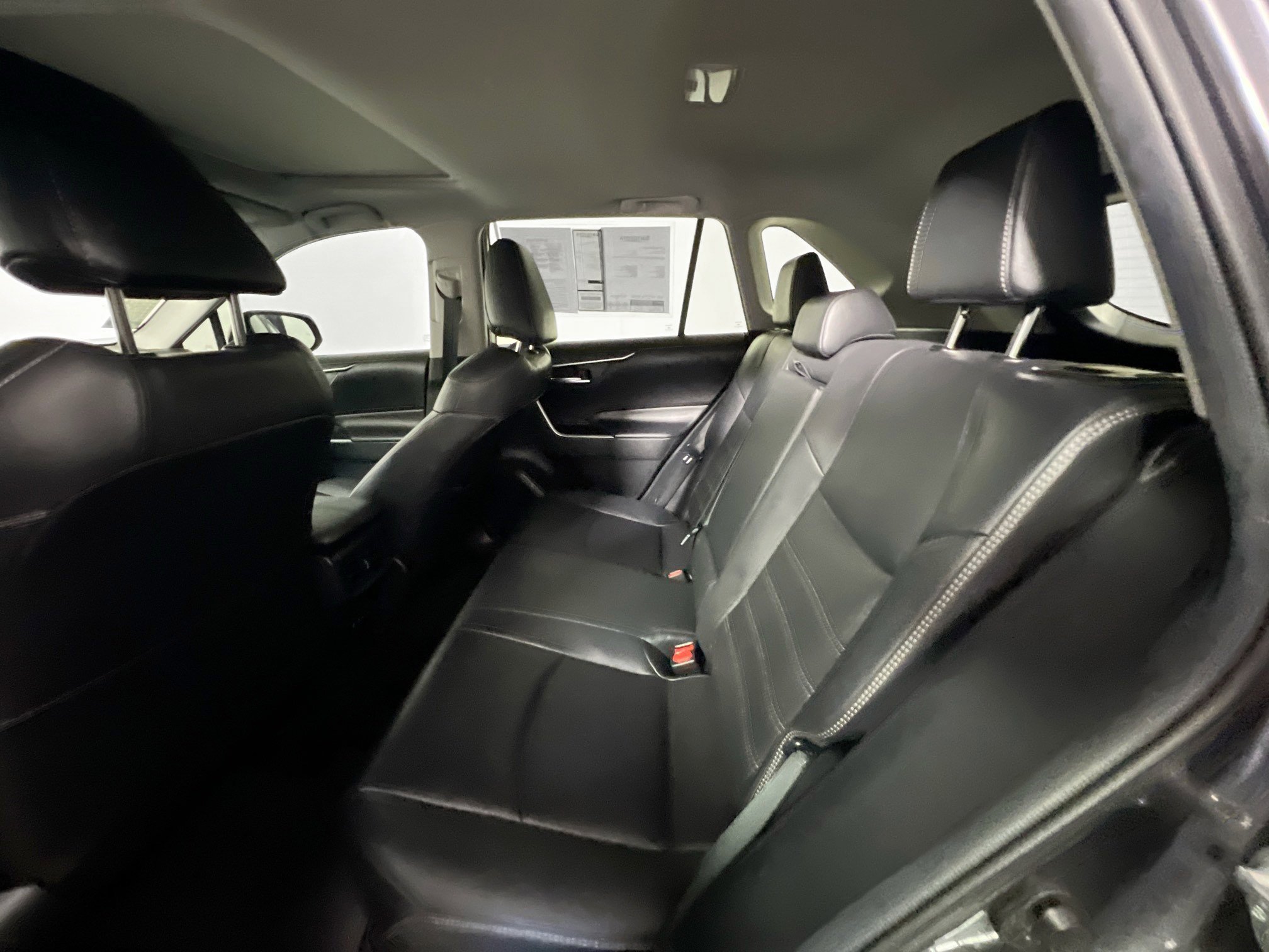 Used 2020 Toyota RAV4 XLE Premium FWD image 28