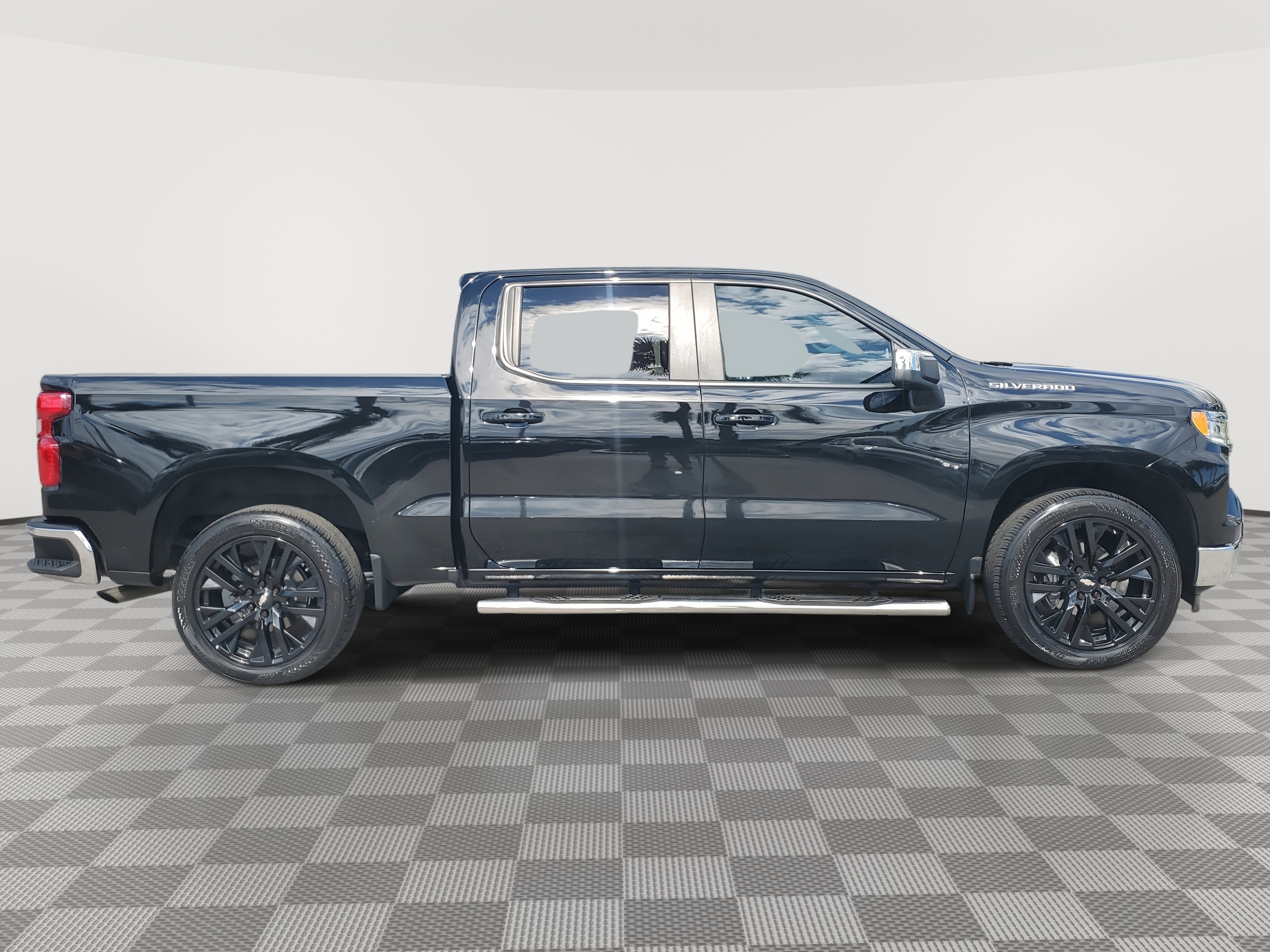 Used 2023 Chevrolet Silverado 1500 LT w/ Protection Package image 2