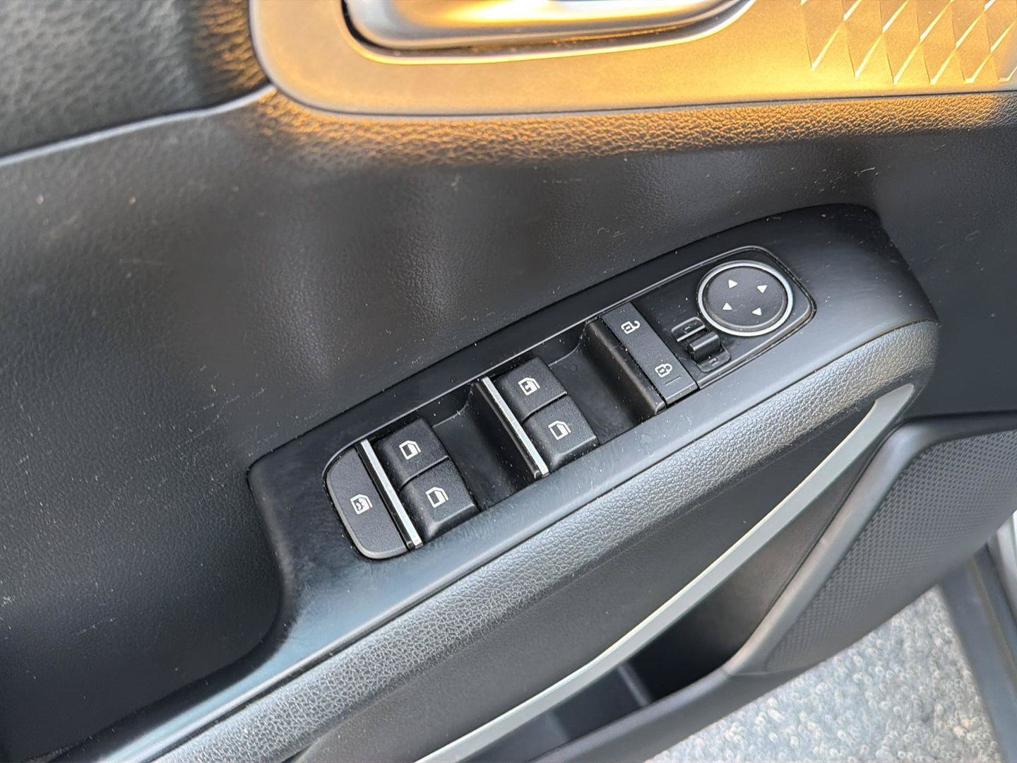 Used 2024 Kia Soul LX w/ Option Group 015 FWD image 30