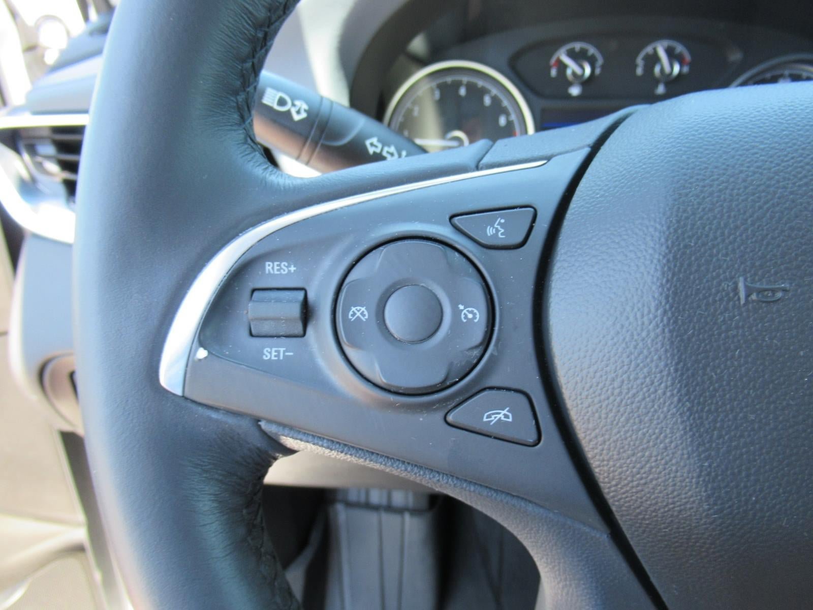 Used 2020 Buick Enclave Essence w/ Trailering Package, 5000 lbs. FWD image 21