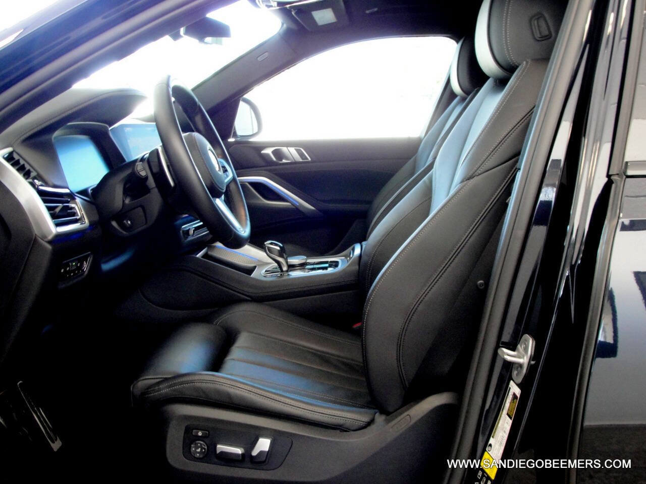 Used 2021 BMW X6 xDrive40i w/ M Sport Package AWD/4WD image 14