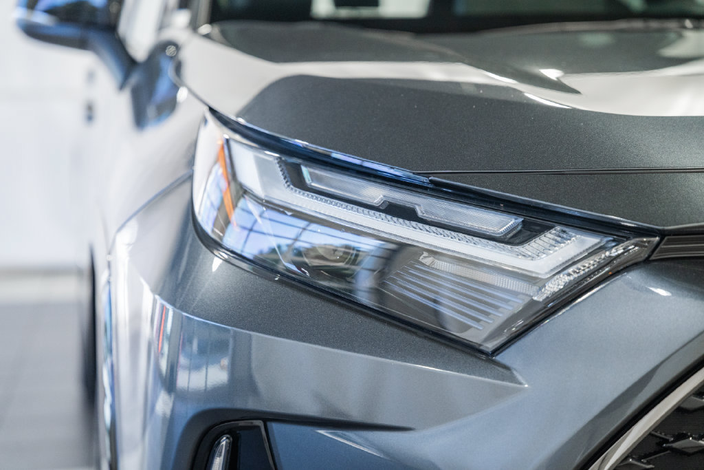 Certified 2025 Toyota RAV4 XSE w/ Weather Package AWD/4WD image 9