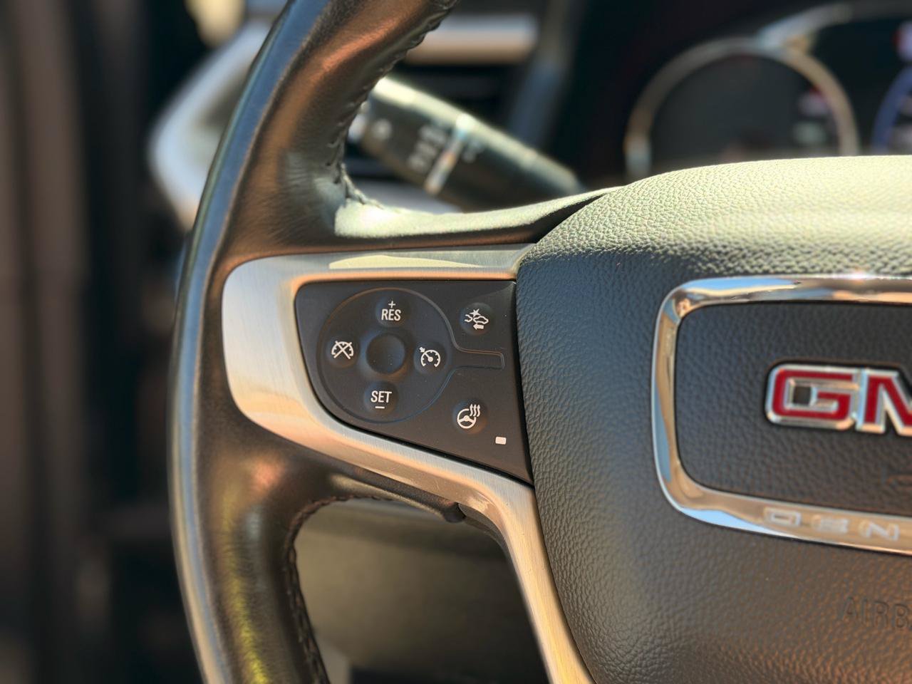Used 2022 GMC Acadia Denali w/ GMC Pro Grade Package AWD/4WD image 30